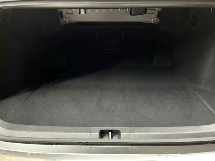 Vehicle image TOYOTA CAMRY