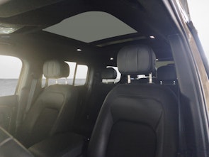 image du véhicule LAND ROVER Defender 130 3.0 D I6 300 X-Dynamic HSE + Gancio traino amovibile e pneumatici invernali