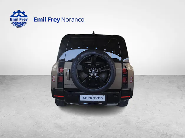 Land Rover Defender 130 3.0 D I6 300 X-Dynamic HSE + Gancio traino amovibile e pneumatici invernali