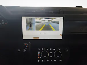 Land Rover Defender 130 3.0 D I6 300 X-Dynamic HSE + Gancio traino amovibile e pneumatici invernali
