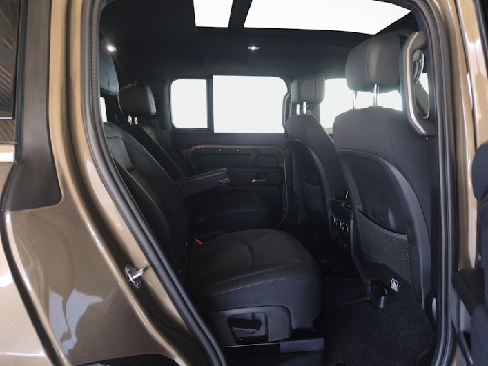 image du véhicule LAND ROVER DEFENDER