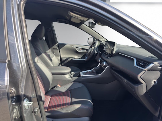 Vehicle image 14