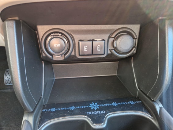 Vehicle image 18