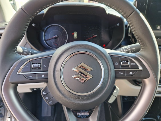 Vehicle image 15