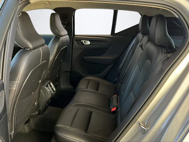 Volvo XC40 2.0 B4 MH Plus Dark