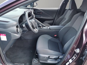 Vehicle image TOYOTA C-HR 2.0 PHEV Trend