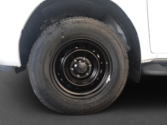 Vehicle image 4 Vehicle image 4