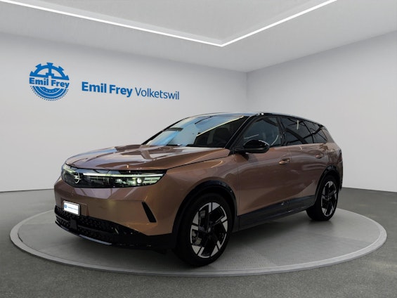 First vehicle image