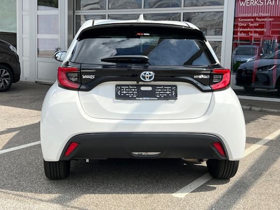 Vehicle image 7