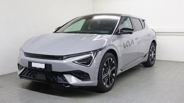 First vehicle image