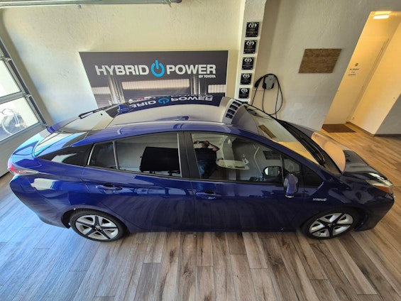 Vehicle image 5