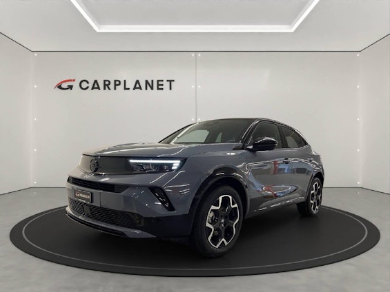 First vehicle image
