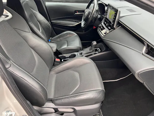 Toyota Corolla Touring Sports 2.0 HSD Premium