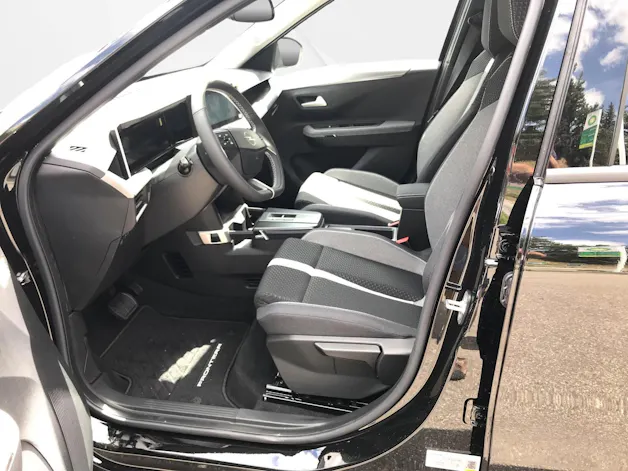 Opel Frontera 1.2 T HEV 145 GS