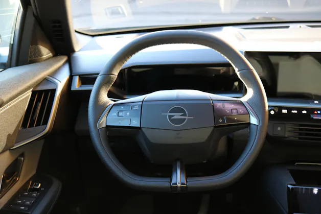 Opel Grandland 1.2 T HEV Edition