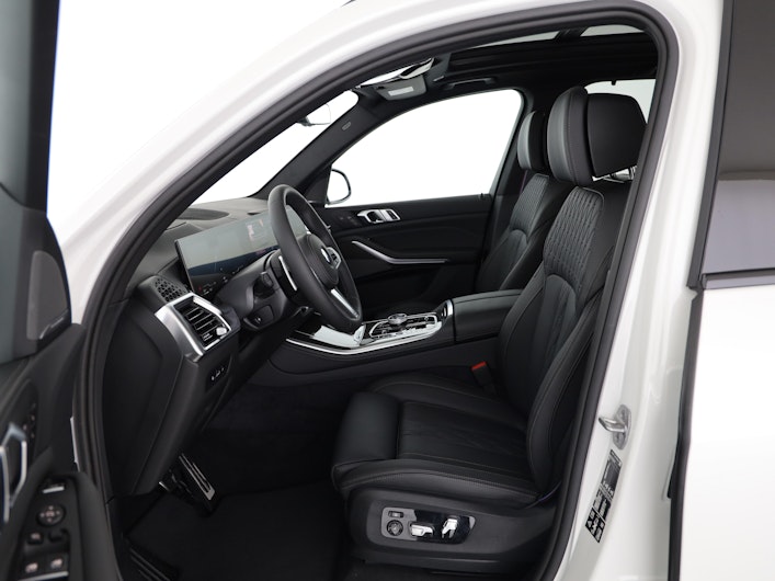 Vehicle image BMW X5