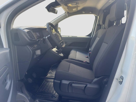 Vehicle image 15 Vehicle image 15