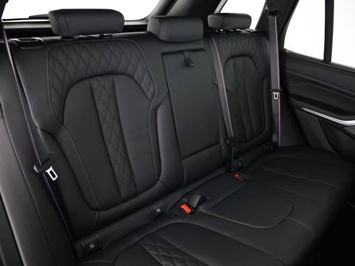 Vehicle image BMW X5