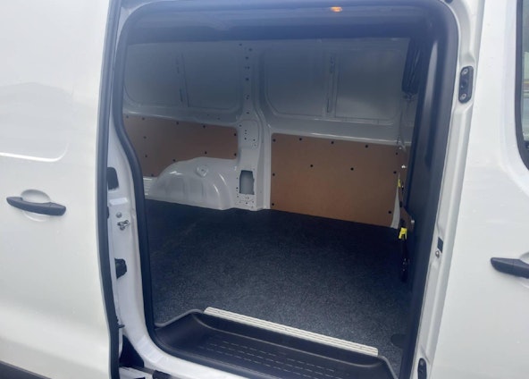 Vehicle image 10 Vehicle image 10