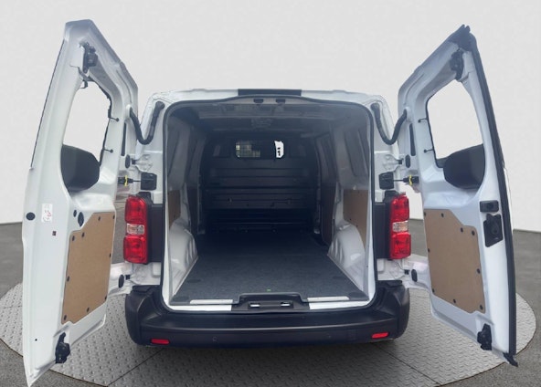 Vehicle image 9 Vehicle image 9