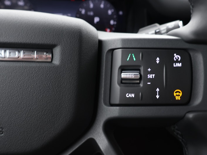 Vehicle image LAND ROVER DEFENDER