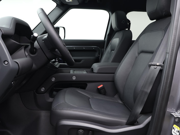 Vehicle image LAND ROVER DEFENDER