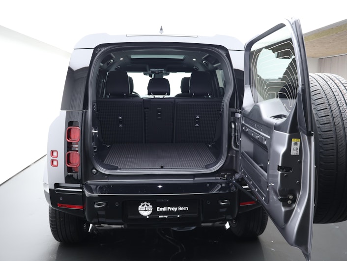 Vehicle image LAND ROVER DEFENDER