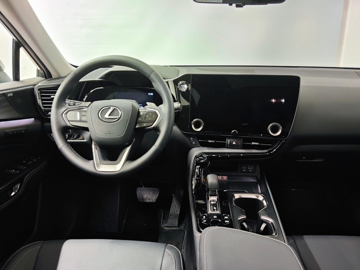 Vehicle image LEXUS NX