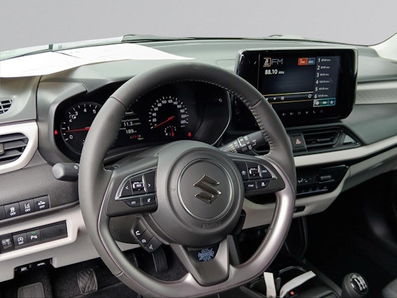 Vehicle image 14 Vehicle image 14