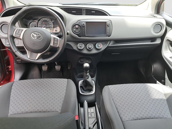 Vehicle image 11