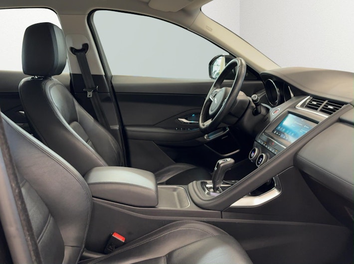 Vehicle image JAGUAR E-PACE