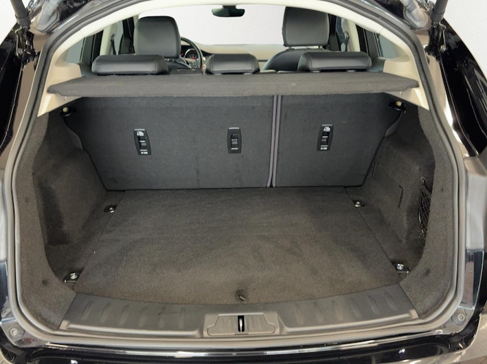 Vehicle image JAGUAR E-PACE