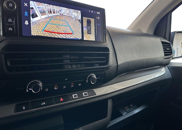 Vehicle image 13 Vehicle image 13