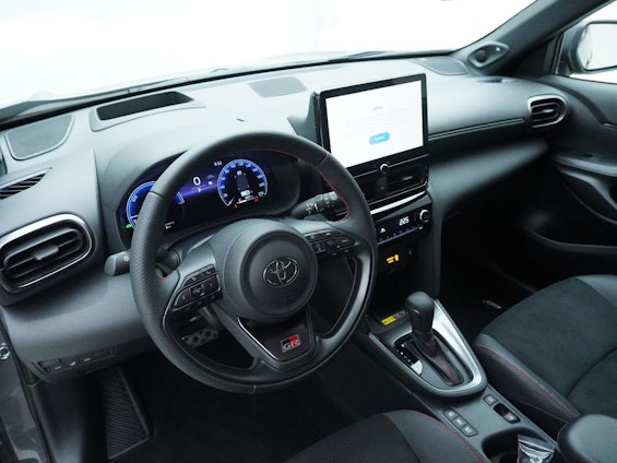 Vehicle image 6