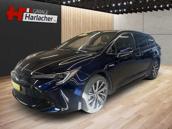 First vehicle image
