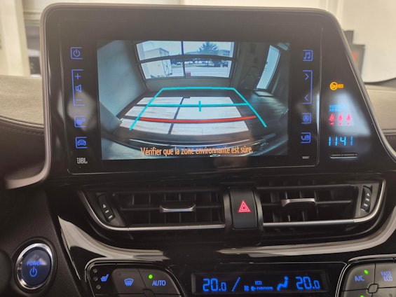 Vehicle image 10