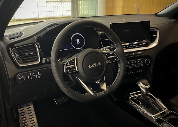 Vehicle image 4 Vehicle image 4