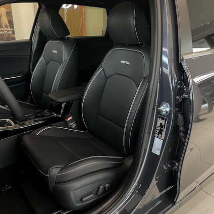 Vehicle image 16 Vehicle image 16