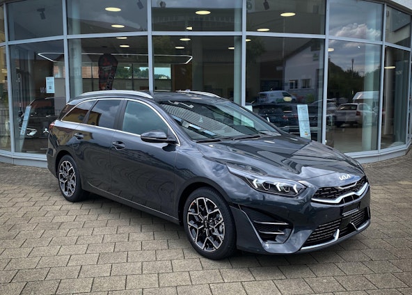 First vehicle image First vehicle image