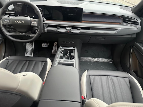 Vehicle image 10 Vehicle image 10