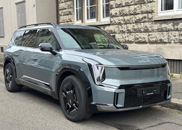 Vehicle image 3 Vehicle image 3