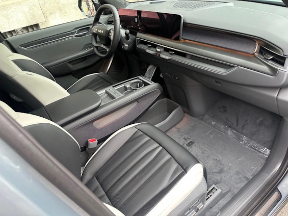 Vehicle image 9 Vehicle image 9