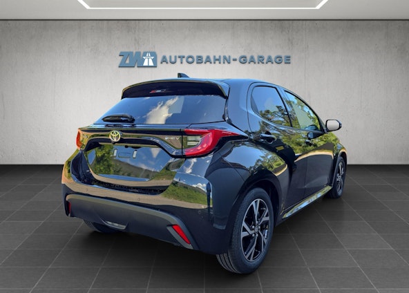 Vehicle image 4 Vehicle image 4