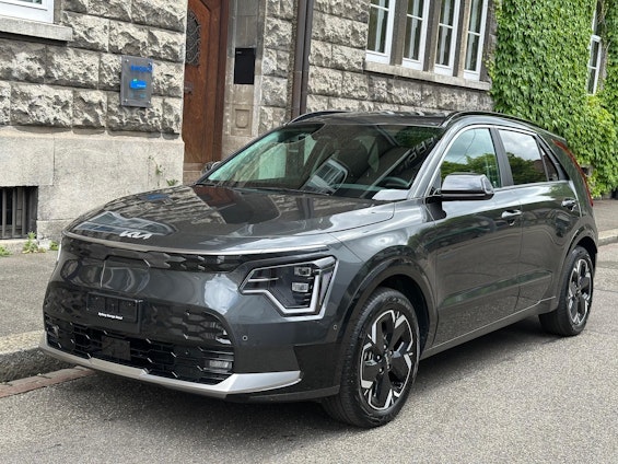 First vehicle image First vehicle image