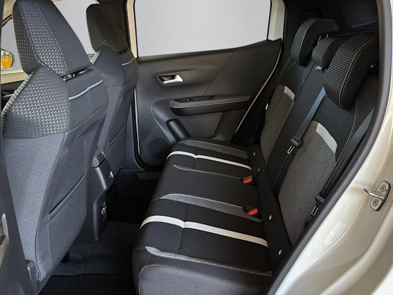 Vehicle image 6 Vehicle image 6