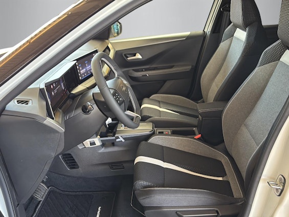 Vehicle image 2 Vehicle image 2