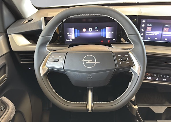 Vehicle image 3 Vehicle image 3