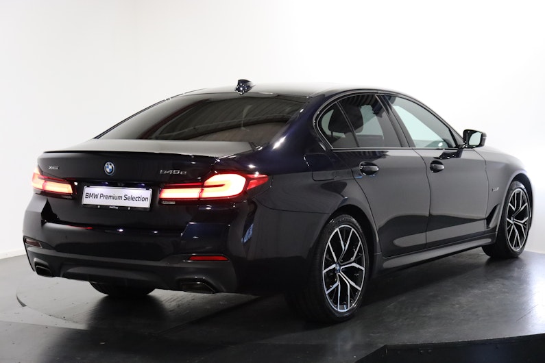 Vehicle image BMW 5 SERIES