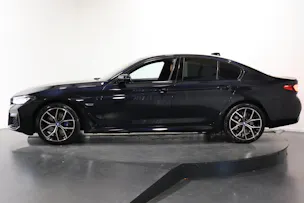 BMW 545e xDrive SAG