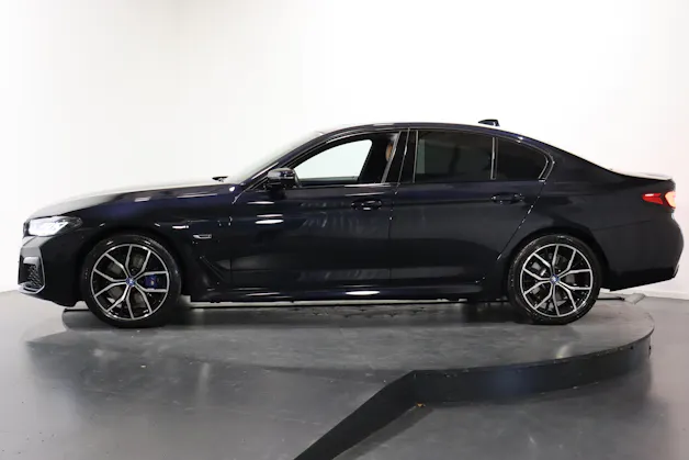 BMW 545e xDrive SAG